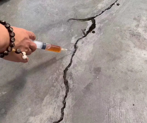 鞍山混凝土裂缝修补技术详解​