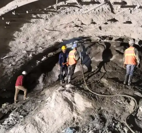 鞍山隧道拱顶带模注浆料，微膨胀注浆料的特点及施工工艺